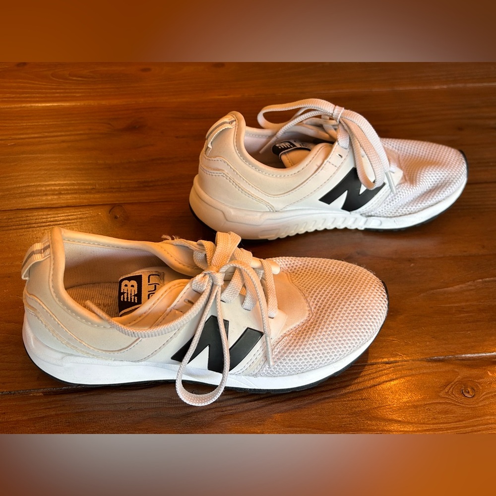 Youth New Balance running shoes - Picture 3 of 7